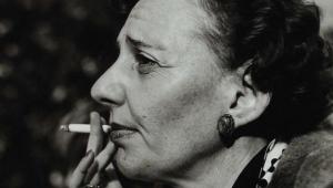 לאה גולדברג, צילום: אנה ריבקין-בריק. מתוך עטיפת השירים הגנוזים, ספרית פועלים.